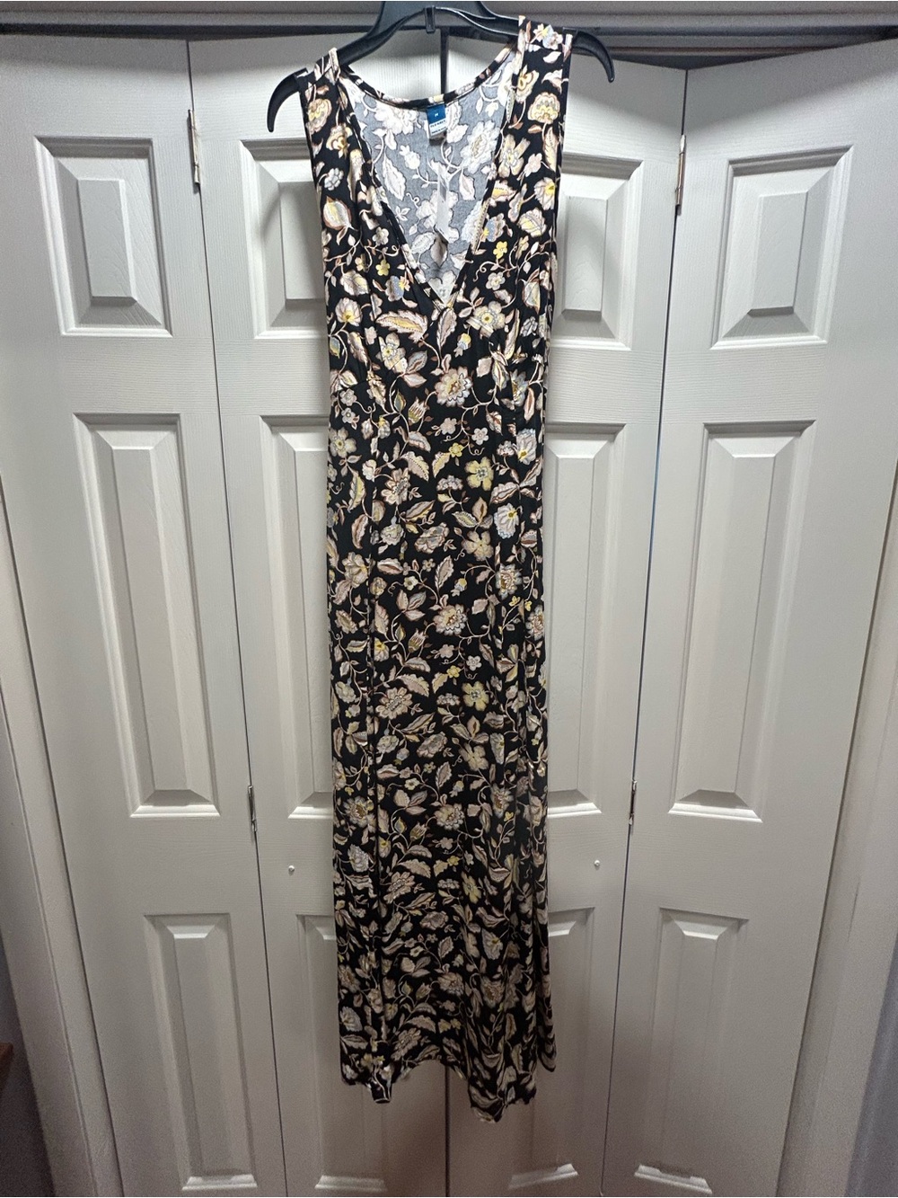 NWT Fit & Floral Maxi Dress